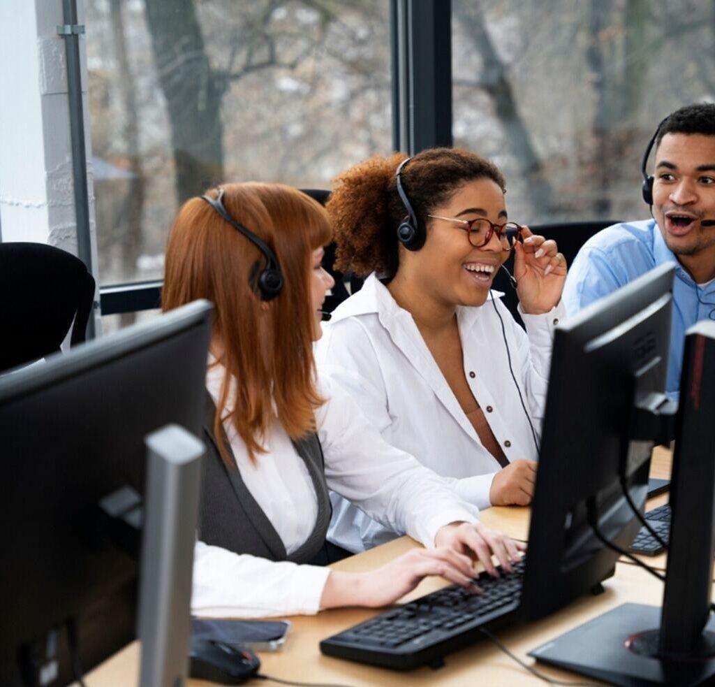 Operarios de call center en Colombia
