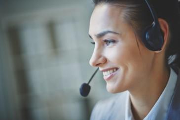 Mujer operaria de contact center bpo